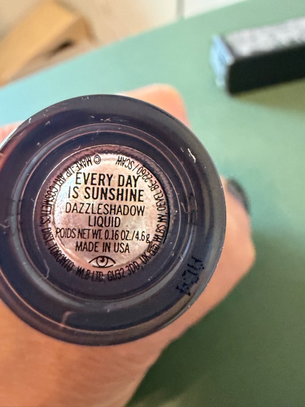 MAC Cosmetics Dazzleshadow Liquid Shimmery Bronze-Rose Eyeshadow 25 hr wear - Picture 4 of 4